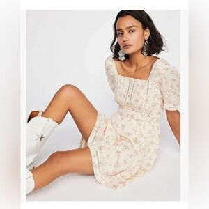 Free people pink white floral dandelion mini dress
In XS Cottage